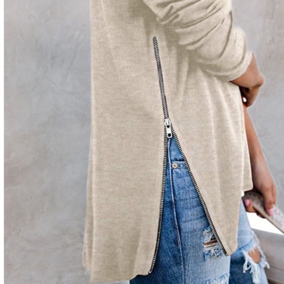 ❤️❤️❤️Taupe Side Zipper Top - Picture 2 of 4